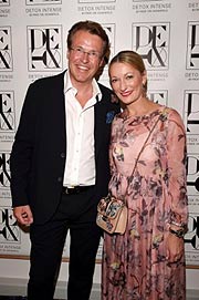 Prof Dr. Ockenfels, hier im Bild zusammen mit Monika Gruber,  entwickelte zwei Jahre lang die neue MALU WILZ Produktlinie "Detox Intense by Prof Dr. Ockenfe&ouml;s" (ƒOot: API Michael Tinnefeld)